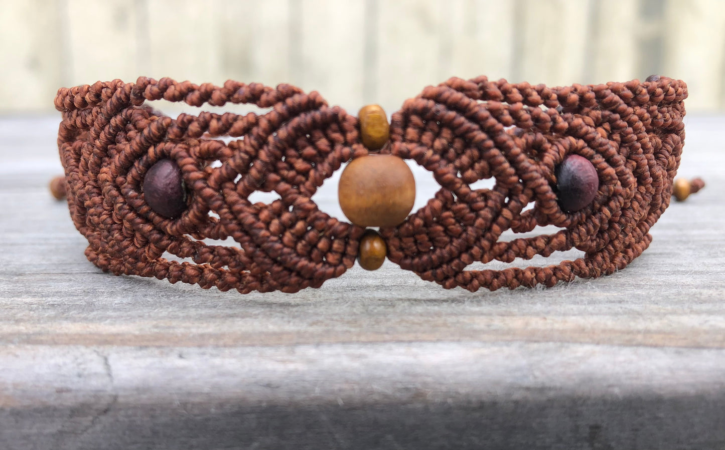 Makramee Armband mit Holzperlen