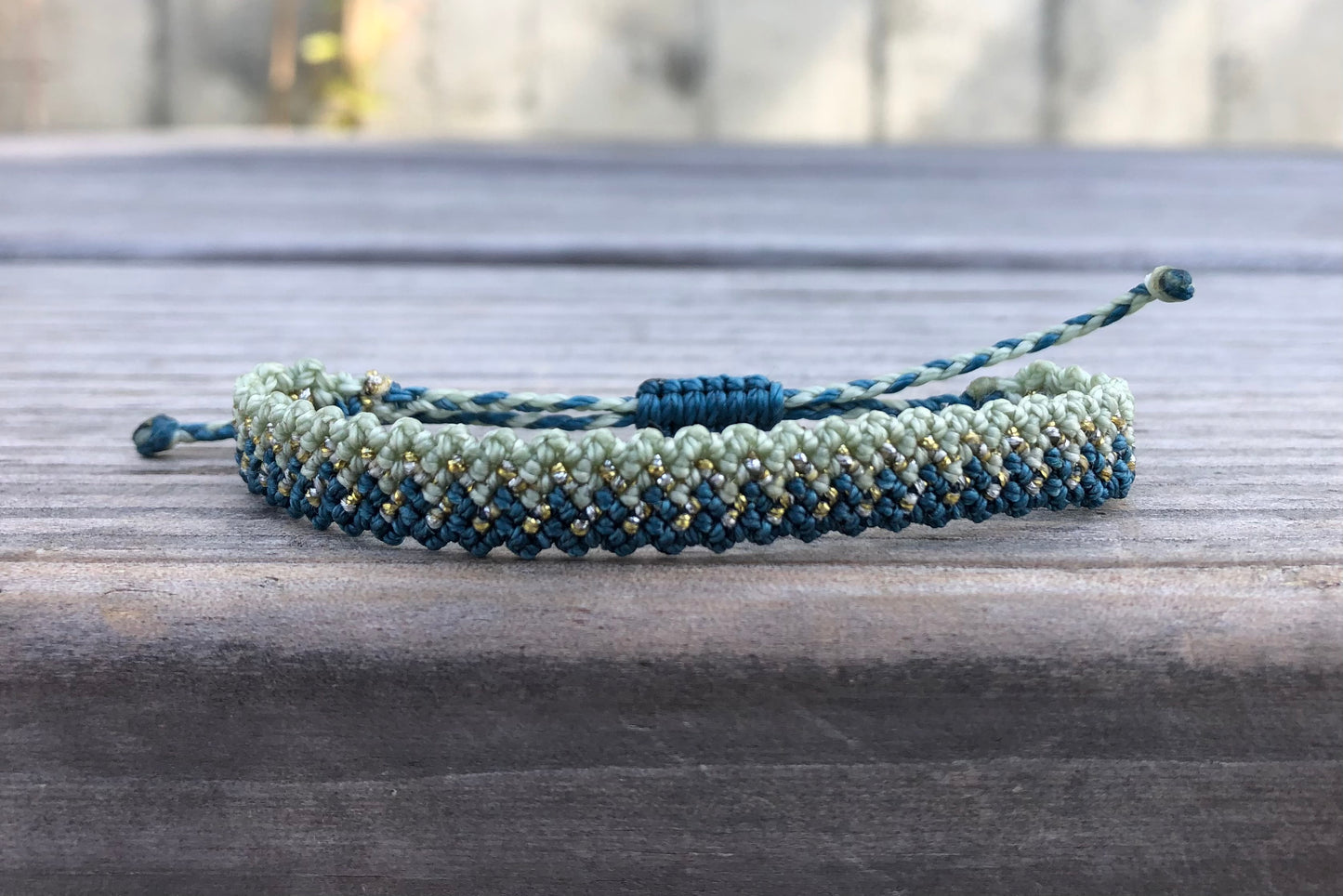 Armband mit Goldakzenten