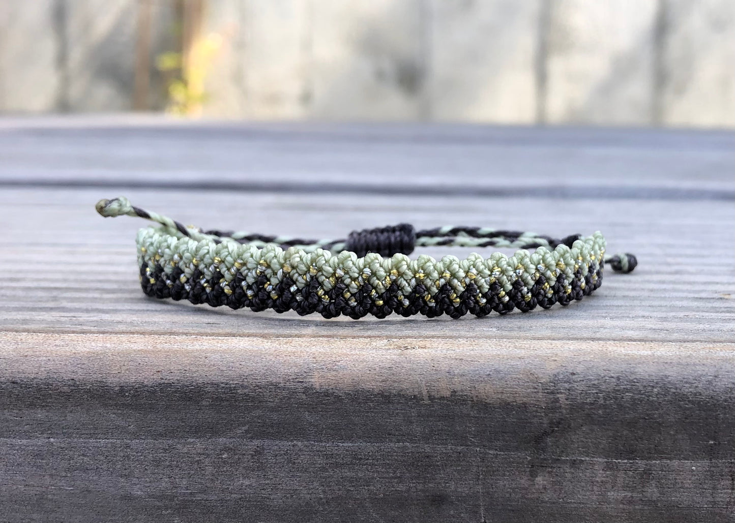 Armband mit Goldakzenten