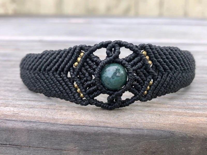 Makrameee Armband mit Moosachatperle