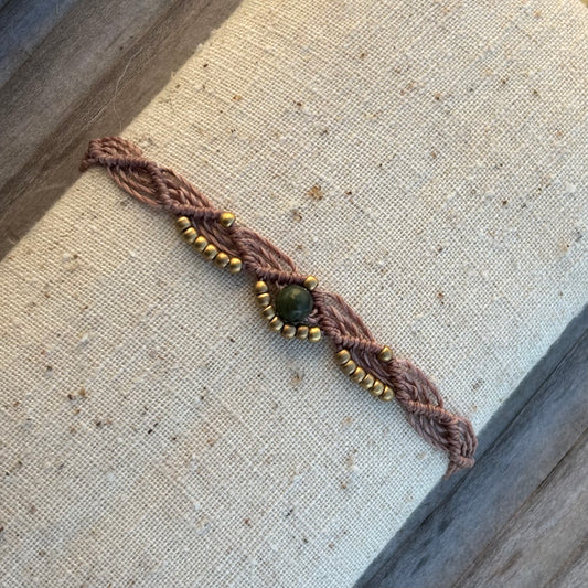 Makramee Armband mit Serpentin Perle