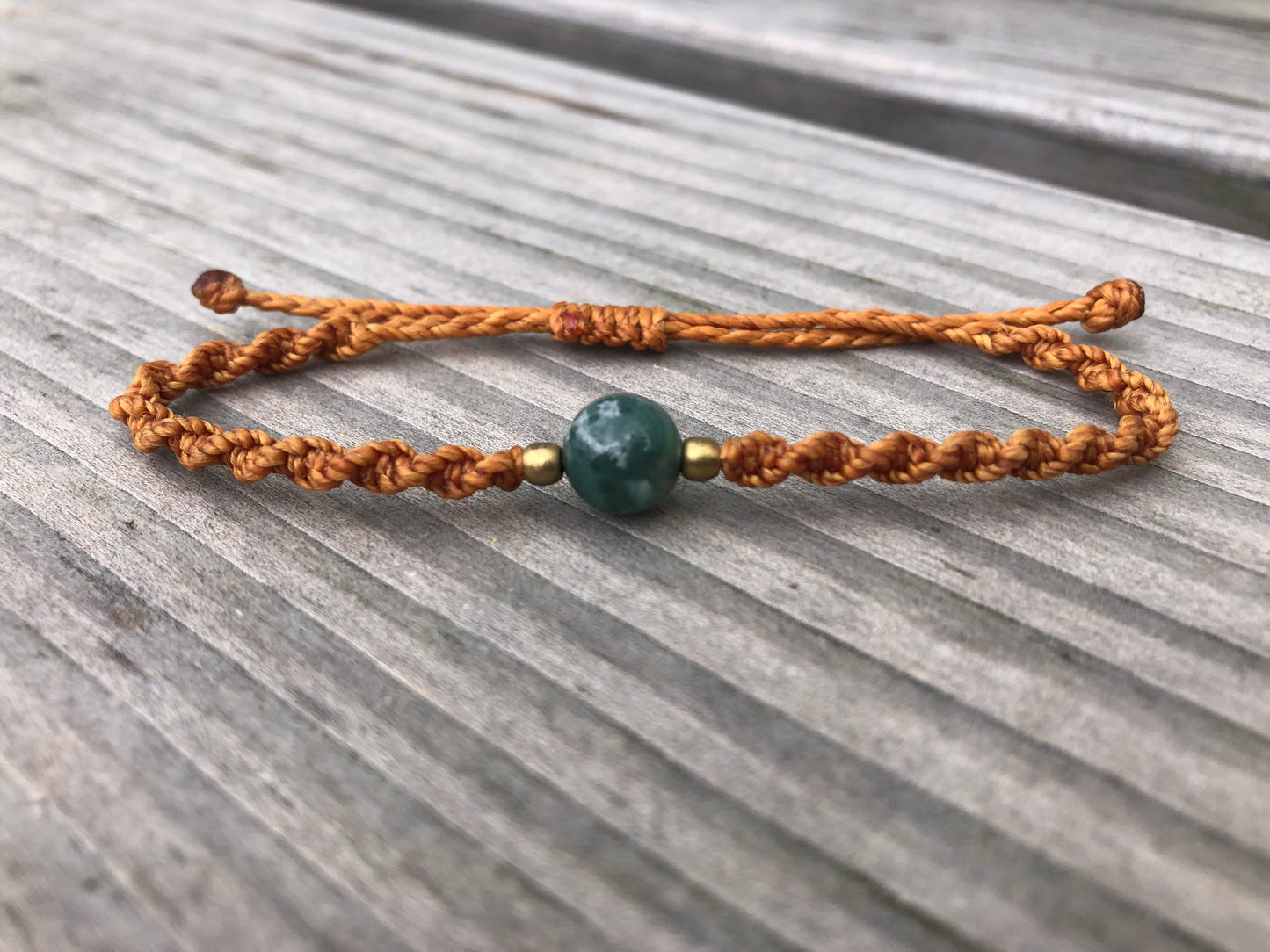 Armband mit Moosachatperle