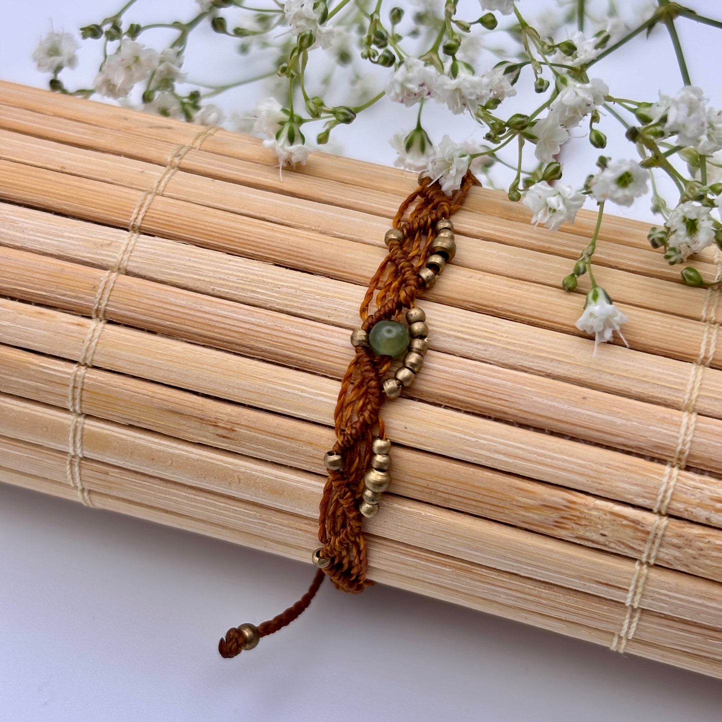 Makramee Armband mit Serpentin Perle