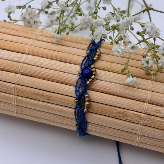 Makramee Armband mit Lapislazuli Perle