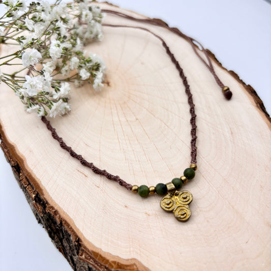 Halskette mit Messinganhänger